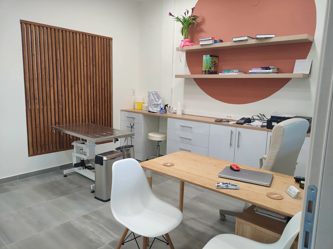 vet on the block – egkatastaseis 8